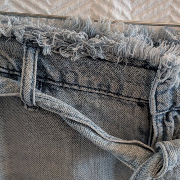 Gap Light Wash Belted A-line Denim Midi Skirt – Size 28 Vintage style - Picture 6 of 12